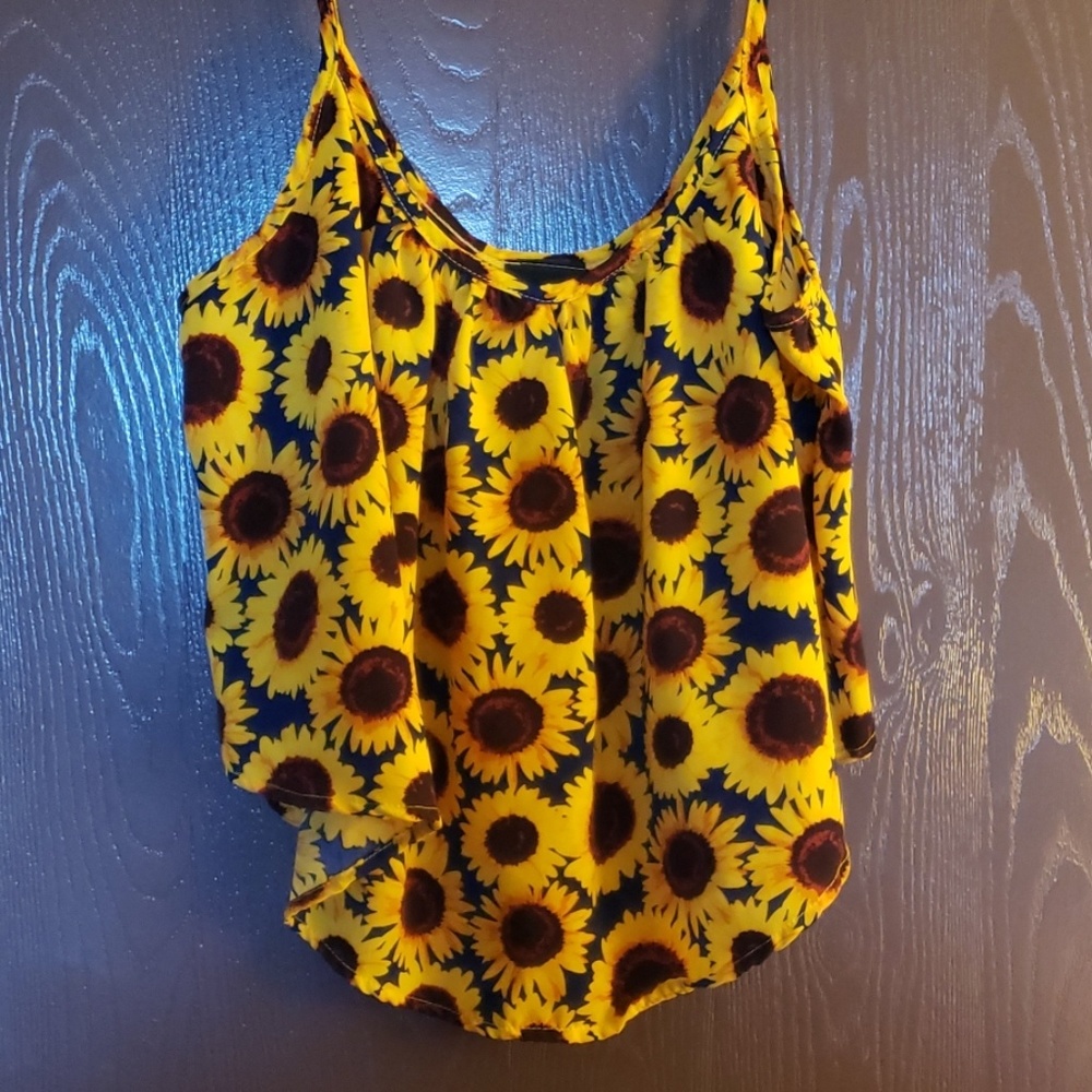Rue 21 Sunflower Top